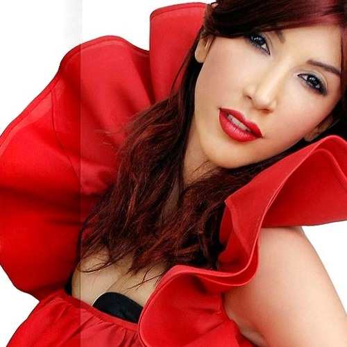 Hande Yener Albümleri indir + (Direkt Link) Hande Yener Albümleri indir + (Direkt Link)
