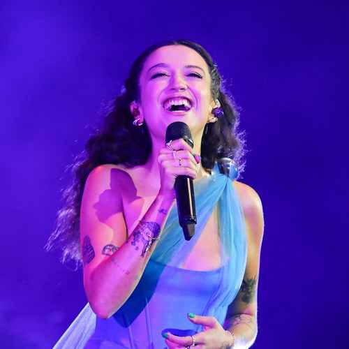 Melike Şahin Yeni Dön Ne Olur (Live) Şarkısını Mp3 İndir