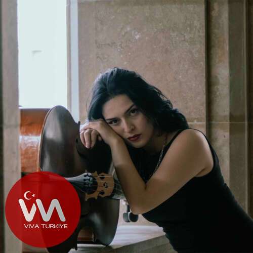 Elsu – Yalnızlık Senfonisi (Symphony Of Solitude) (2025) Mp3 İndir 1 elsu yalnizlik senfonisi symphony of solitude